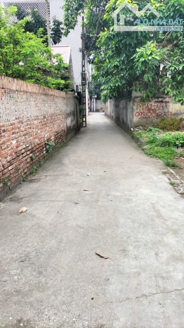 CẦN BÁN GẤP MẢNH ĐẤT DA TÔN GIÁ 4,1 TỶ Ô TÔ VÀO TẬN ĐẤT