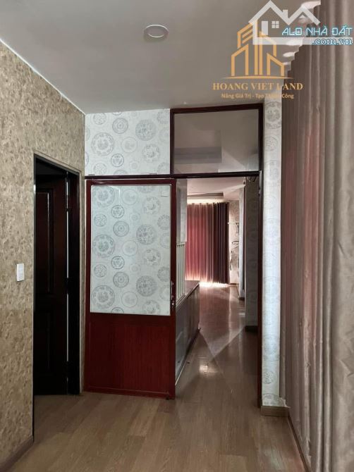 BÁN NHÀ MỚI 4 LẦU MẶT TIỀN HÙNG VƯƠNG (GIAO VỚI NGUYỄN CÔNG TRỨ). DT:4,7x29M. GIÁ: 8,2 TỶ