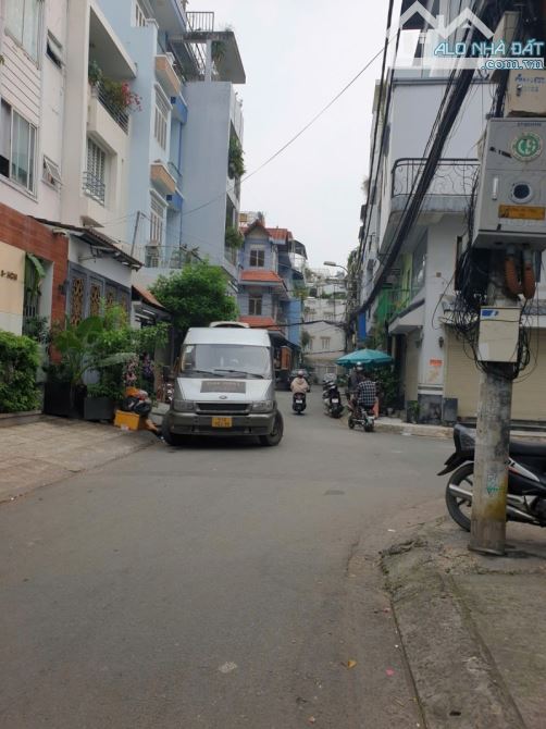 GIÁP QUẬN 1 - HẺM NHỰA, Ô TÔ TRÁNH NHAU - 4X18M - 5 TẦNGBTCT - 15.X TỶ