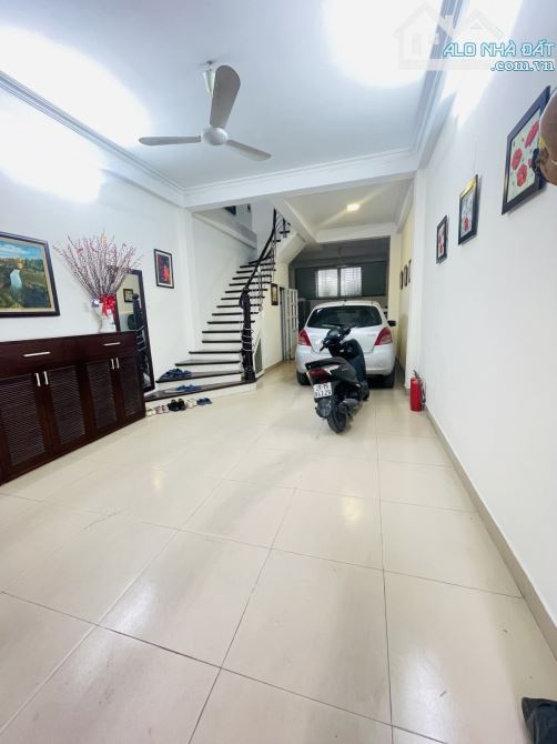 Phân Lô Kinh Doanh , gara 3 ô tô , Lê Văn Thiêm ,TX , 60m ,5 tầng nhỉnh 18 tỷ