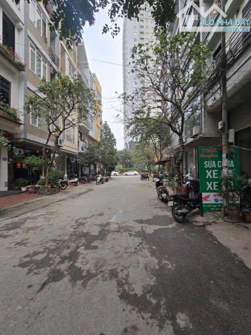 CHÍNH CHỦ KĐT NGÔ THÌ NHẬM, HÀ ĐÔNG, PHÂN LÔ VỈA HÈ ĐÁ BÓNG 50M2 X 6 TẦNG, TRỤC KINH DOANH