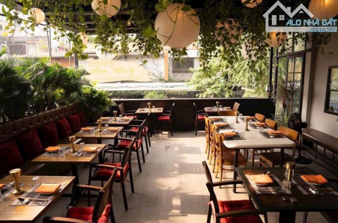 Cho Thuê Biệt Thự Mặt Tiền 18 Lê Ngô Cát, P6, Q3 ( Mặt tiền 12m - 400m2 - 2 Tầng )