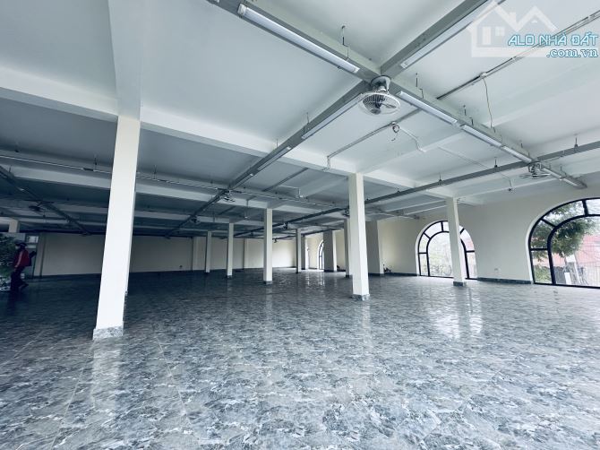 Cho thuê 600m2x3 tầng an khánh, gia thuê 39k/m2