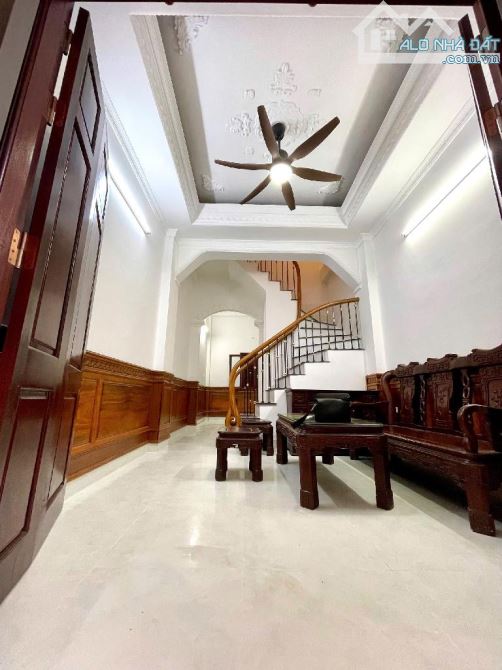 BÁN NHÀ MINH KHAI -NHÀ DÂN XÂY - 2 THOÁNG - NỘI THẤT GỖ LIM XỊN SÒ - 41M- CHỈ 6,5 TỶ