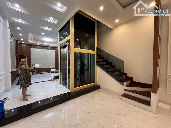 SIÊU PHẨM PHÂN LÔ LÊ TRỌNG TẤN – 57M² – 5 TẦNG – NGÕ Ô TÔ – CHỈ 17 TỶ