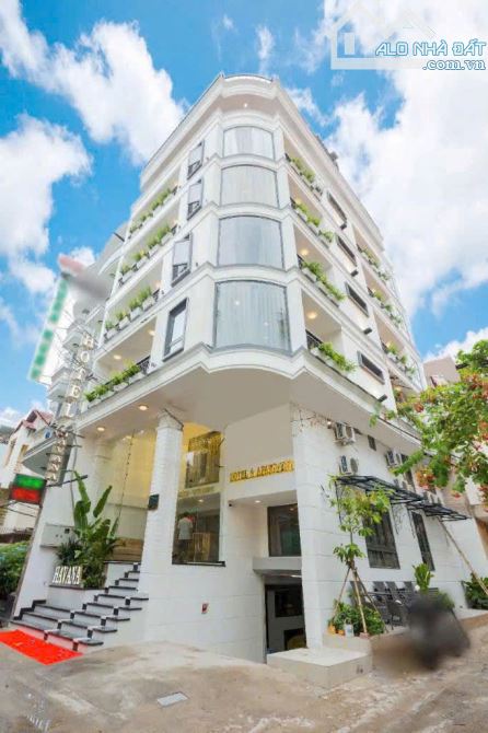 Bán Khách Sạn Cửu Long căn góc 2 MT khai thác 300tr/tháng giá 50 TỶ Giảm về 45 TỶ