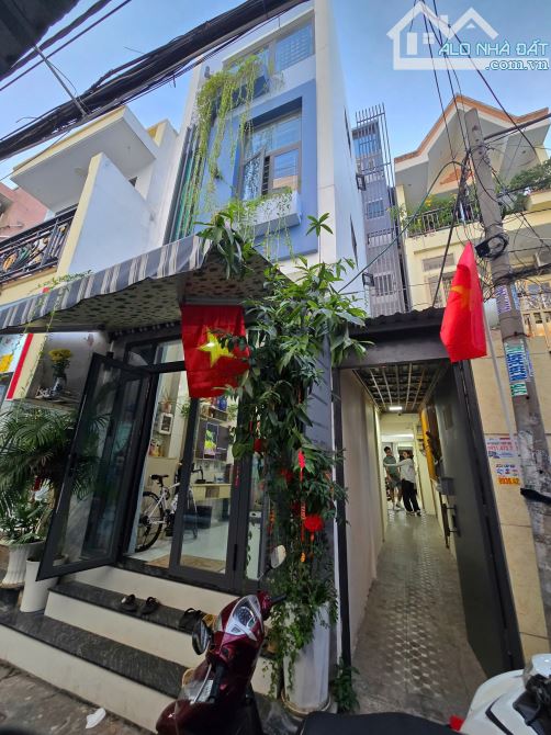 NHÀ 3 LẦU ST , 8PN CÓ THANG MÁY THU NHẬP 45TR/TH NGUYỄN THỊ THẬP Q7