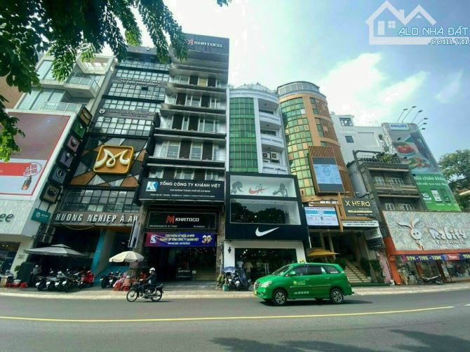 Bán nhà nghỉ 5 tầng ngay bến xe  Đà Nẵng, mặt tiền đường Lương Trúc Đàm ngang 10m