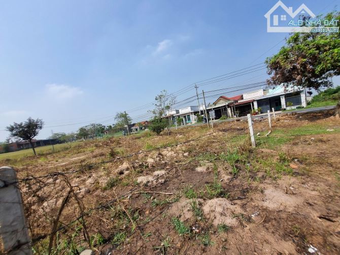 1182m2 có 400m2 thổ cư. 25m mặt tiền nhựa. 270tr 1m ngang