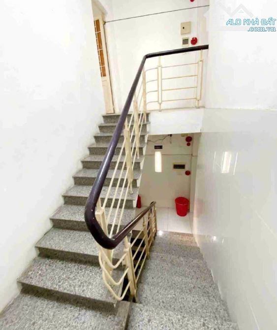 Bán căn nhà nghỉ mặt tiền đường Đào Sư Tích, Chủ cần tiền sang lại