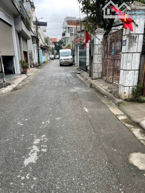 42M2 ĐẤT VÀNG NGỌC THUỴ MT4M KHÔNG QH-TRƯỚC ĐẤT 2,5M 2 NHÀ RA OTO TRÁNH HƠN 4 TỶ
