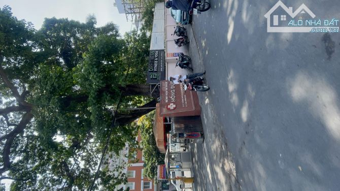 NHÀ ĐẸP 2 TẦNG, 45M2 - BỆNH VIỆN HỒNG ĐỨC, SÁT HẺM Ô TÔ - 4 tỷ 7 NHỈNH