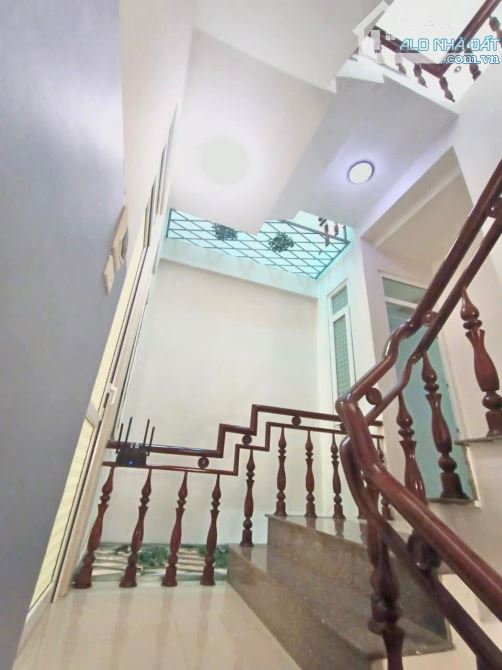 Nhà 1 Trệt 1 lầu khu Hiệp Phúc phường Tân Lợi 5x18 thổ cư full