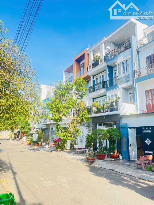 Bán lô đất mặt tiền đường 447B, Lê Văn Việt, Tăng Nhơn Phú A giá 7,2 tỷ