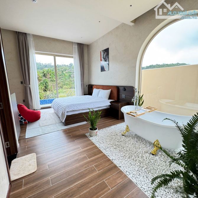 CĂN VILLA 14 PHÒNG KINH DOANH CÓ HỒ BƠI VIEW ĐẸP NGAY TRUNG TÂM THÀNH PHỐ