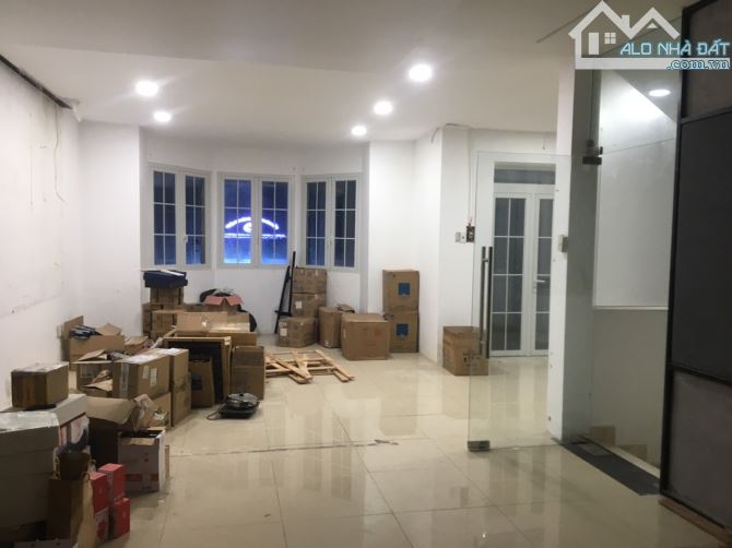 Cho thuê biệc thự sài gòn pearl 600m2 chỉ 110tr nhà trống giao ngay