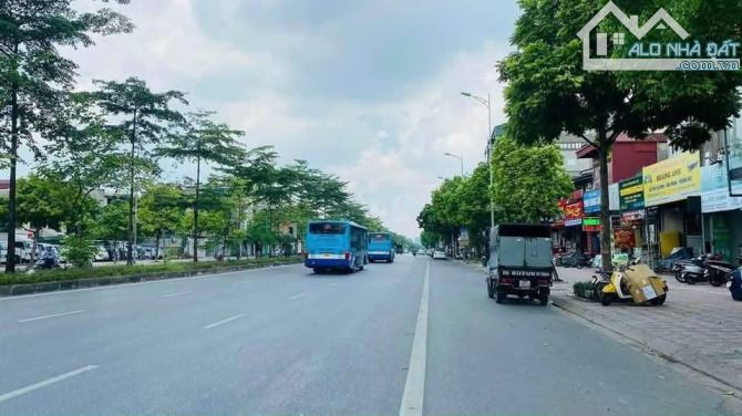 Mặt phố Ngô Gia Tự - Long Biên - DT 96m