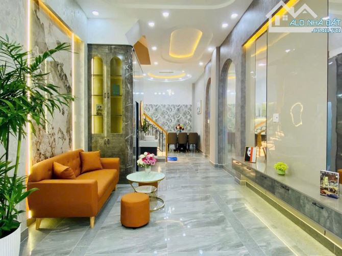 Minh Khai giảm chào 200tr căn 5 tầng 40m ngõ nông đường thoáng, NỞ HẬU, chỉ 5 tỷ 3