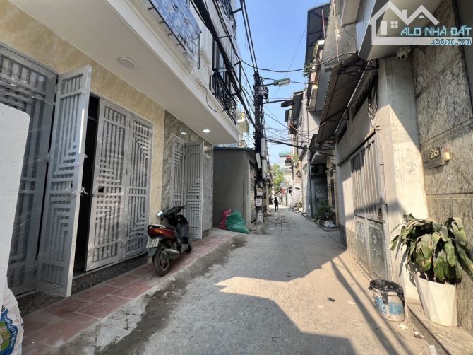 Bán Nhà: Tựu Liệt, 40m2, oto đỗ của 4 tầng, lô góc. Hơn 5 tỷ