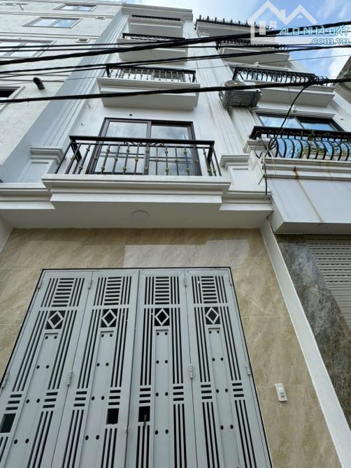 Nhà dòng tiền gần 300 triệu/năm mà giá chỉ hơn 5 tỷ gần ngã tư Nhổn đại học Công Nghiệp