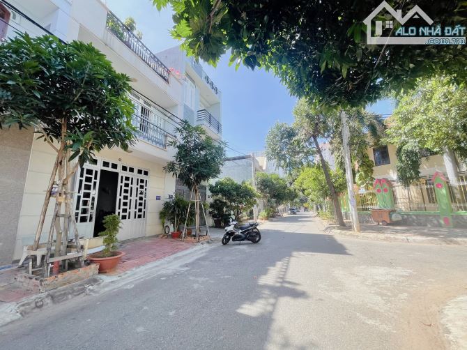 BÁN NHÀ 1 TRỆT 2 LẦU KHU ĐÔ THỊ CHÍ LINH PHƯỜNG 10 GIÁ CHỈ 8.5 TỶ ( DIỆN TÍCH 85m2 )