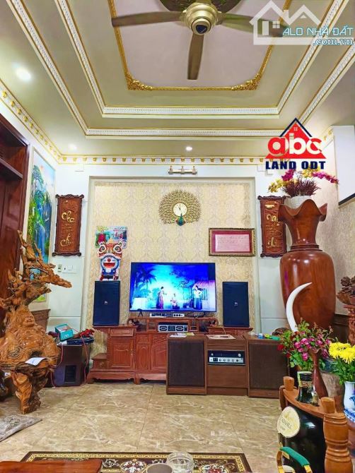 BÁN NHÀ 2 Mặt Tiền 1 Trệt 2 Lầu KDC Phú Gia 1 P.Trảng Dài .