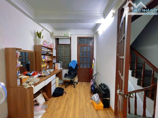 SIÊU HIẾM - NHÀ ĐẸP PHỐ HÀO NAM - 50M RA Ô TÔ - 5 TẦNG DÂN XÂY CHẮC CHẮN - Ở NGAY - KINH D