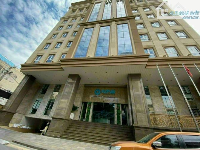 Bán mặt tiền Trần Quang Khải-Diện tích: 15x30m-XD : 2H15T-Thu nhập : 1 tỷ giá : 180 tỷ TL