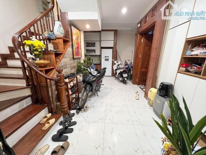 Nhà Bạch Mai - Phố Huế ba bước ra phố giá yêu thương