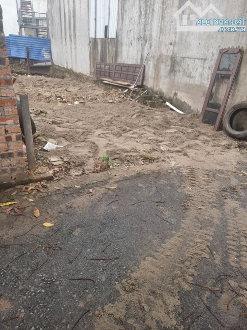 BÁN ĐẤT BÁT KHỐI. LONG BIÊN.  NGÕ THÔNG 45 M. Ô TÔ VÀO ĐẤT.NHỈNH 4 TỶ