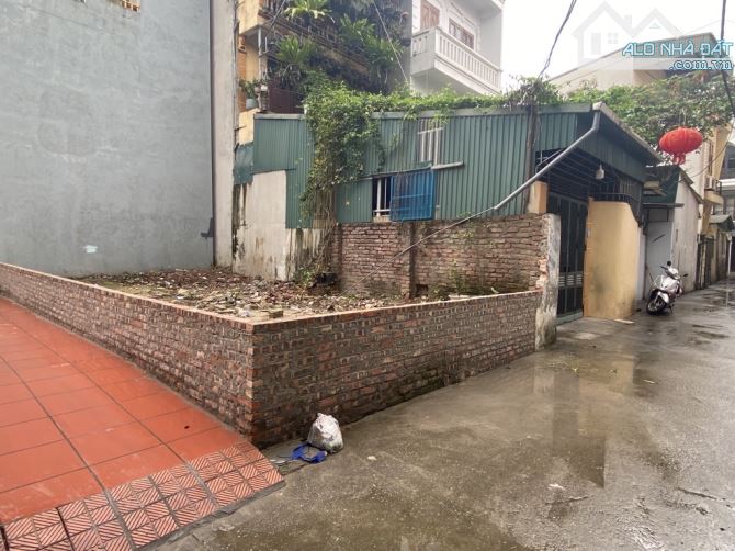 THỬA ĐẤT TUYỆT ĐẸP TẠI NGỌC THUỴ 63M2  MT:5,5M CHỈ 6,X TỶ.KHÔNG QH