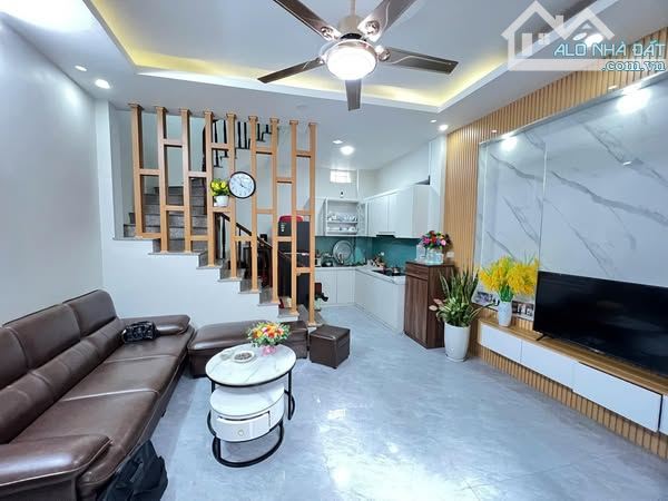 🔥 BÁN NHÀ PHỐ HOÀNG MAI – 73M² – 4 TẦNG – 8.8 TỶ – MẶT NGÕ THOÁNG RỘNG 🔥