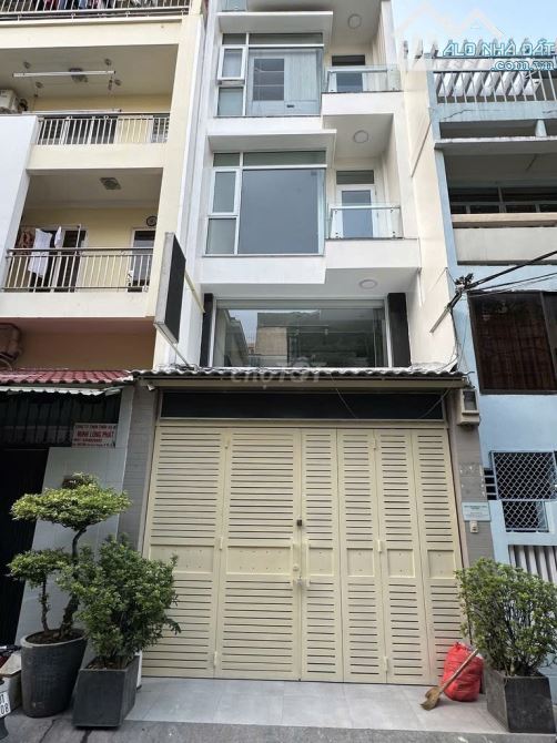 Cho thuê nhà đường Sư Vạn Hạnh, Phường 12, Quận 10. Trệt,1 lửng, 3 lầu, chỉ 50tr