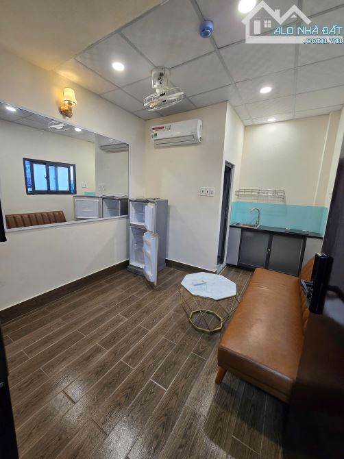 NHÀ 3 LẦU ST , 8PN CÓ THANG MÁY THU NHẬP 45TR/TH NGUYỄN THỊ THẬP Q7 - 10