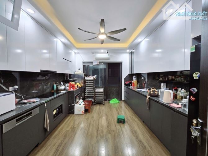 Nhà đẹp Hồ Tùng Mậu 48m. 5 tầng. Gần trường đại học lớn. Giao thông thuận tiện. 8,8 tỷ - 10