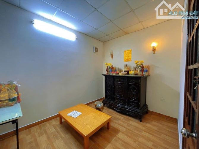 SIÊU HIẾM - NHÀ ĐẸP PHỐ HÀO NAM - 50M RA Ô TÔ - 5 TẦNG DÂN XÂY CHẮC CHẮN - Ở NGAY - KINH D - 11
