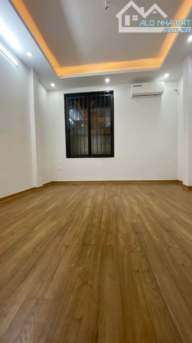 💥Siêu Hiếm nhà phố Tân Mai 5m ra ô tô chỉ hơn 4 tỷ. Diện tích 25m. 5 tầng. 3 ngủ. Sổ đỏ. - 1