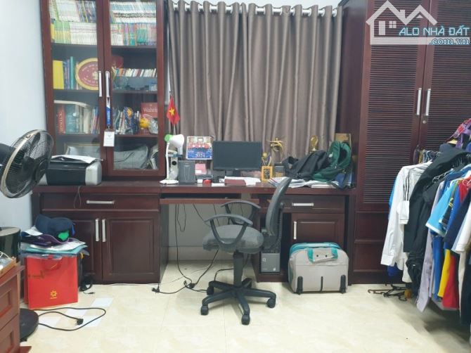 GIÁP QUẬN 1 - HẺM NHỰA, Ô TÔ TRÁNH NHAU - 4X18M - 5 TẦNGBTCT - 15.X TỶ - 1