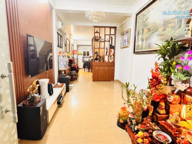 Thái Thịnh, gần mặt phố, ngõ rộng, nhà dân xây, tặng nội thất, 48m2, chào 12 tỷ 7 - 1
