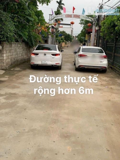 Đường liên thôn 2 oto tránh nhau tại phường hoàng lâm - 1