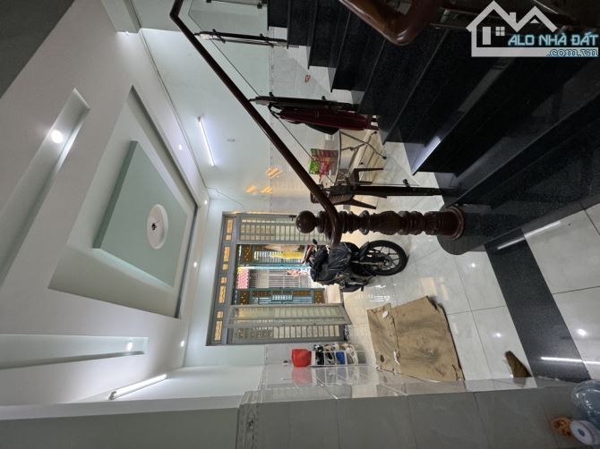 Chỉ 4.2 tỷ - bán nhà 3 tầng - 52m2 - 4x13 - Hẻm xe hơi thông - Ngay Lê Trọng Tấn - Bình Tâ - 1