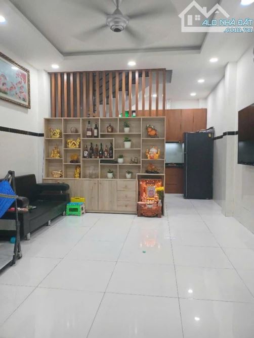 Nhỉnh 3 TỶ có nhà 3PN full nội thất - BTCT - Cách MT 30m - 56m2 CN đủ - 1