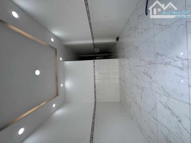 Ngang 4 tỷ có nhà mới 2 tầng 3 PN - 76m2 - 4x19 - HXH - Ngay Bà Hom - Giáp Quận 6 - 1