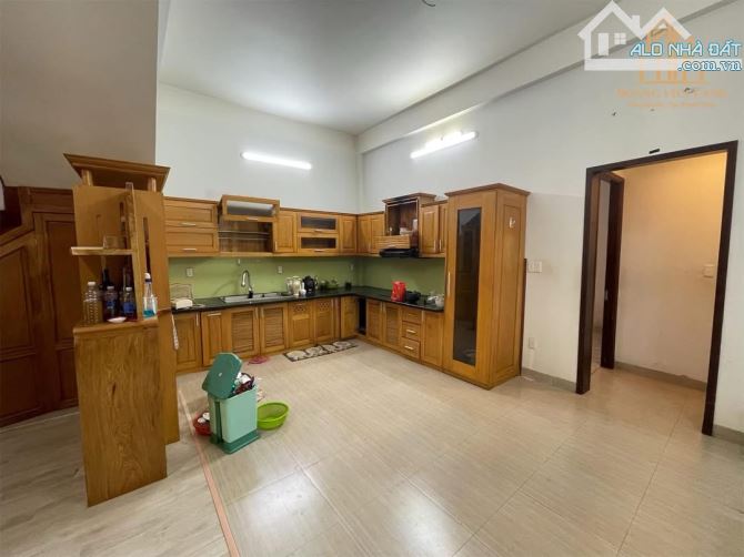 BÁN NHÀ 3 LẦU ĐƯỜNG LÝ CHÍNH THẮNG. DT:6x17,7M. GIÁ: 7,5 TỶ - 1