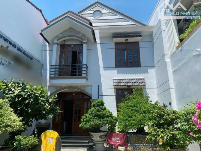 Bán biệt thự mái thái siêu đẹp đường Tân Hiệp Hóc Môn, ngộp bank - 1