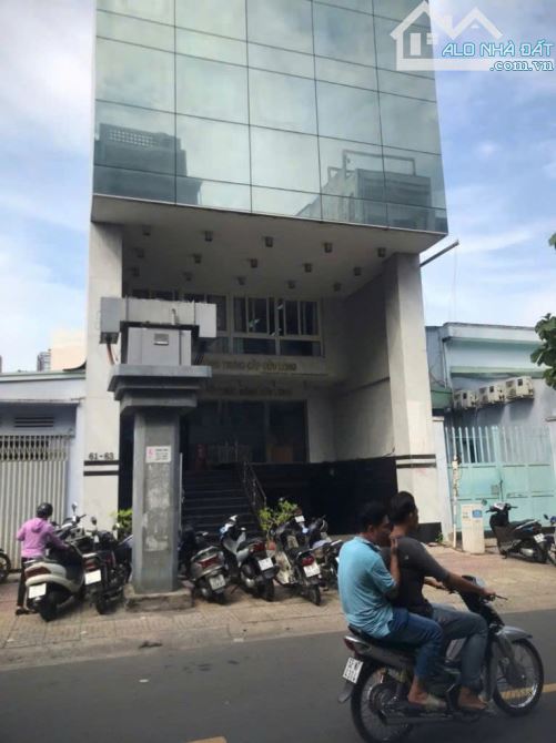 Tòa Building mặt tiền đường Nguyễn Văn Đừng, Quận 5. DT: 8*18.5M. Hầm - 8 lầu - 1