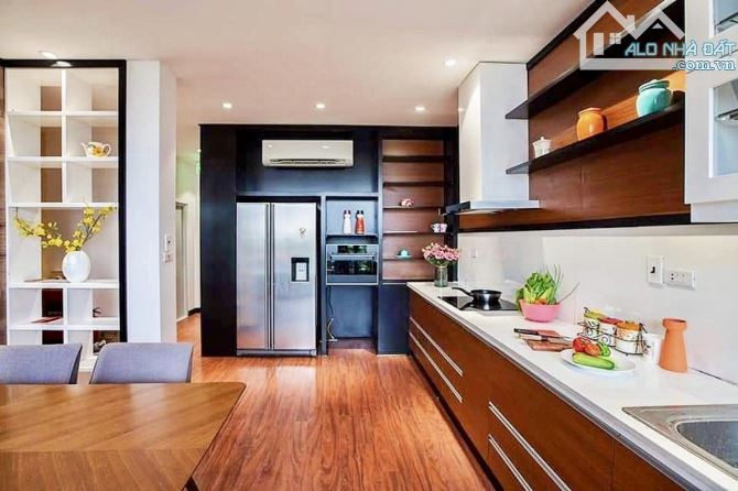 Kịch độc! Mặt phố Trần Quang Diệu, vỉa hè, kinh doanh, 7T thang máy, thông sàn, 65m2 - 1