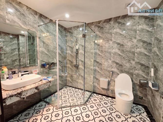 Cần Tiền! Bán nhà Thành Thái, Ngõ thông, Phân Lô, ô tô đỗ, Thang Máy KD, 48m2 6T MT 4.6m - 1