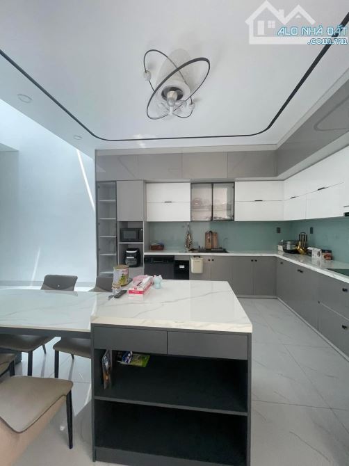 NHÀ MĂT TIỀN ĐƯỜNG NGUYỄN TRÃI PHỐ CŨ DT 8x18.5m GIÁ 19.5 TỶ - 1