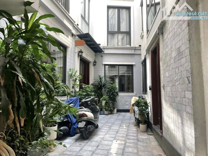 Bán nhà 34m2 x 2 tầng phố Hàng Cót, Hoàn Kiếm cách mặt phố 10m, sổ riêng - 1